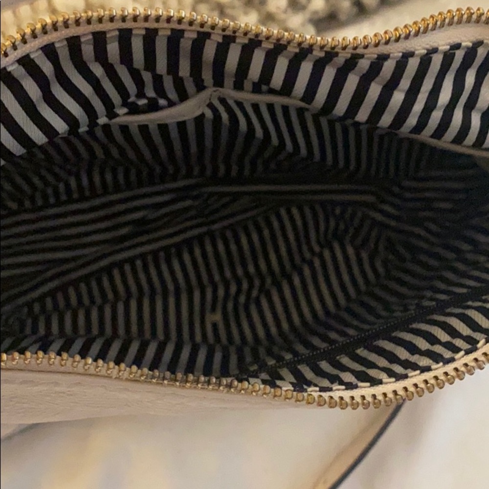 Kate Spade Crossbody bag. - Picture 5 of 8